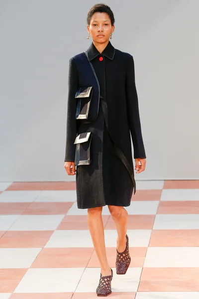 Look 28